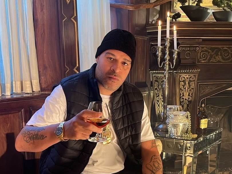 ADRIJANO SAMO HTIO DA POMOGNE PRIJATELJU Slavnog Brazilca uništili alkohol, žene i izlasci, a mogao je i u zatvor