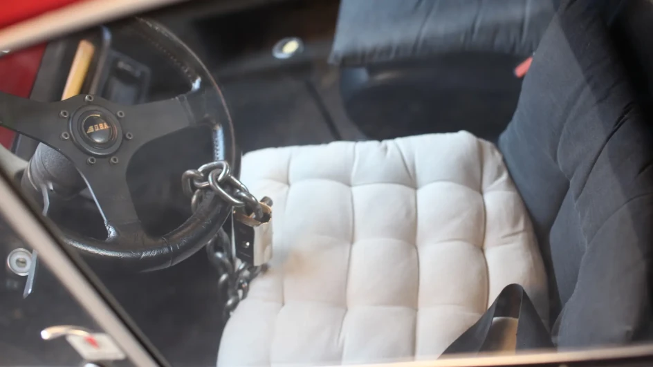 OGLASILA SE "STRUKA" Lopov objasnio kako da sačuvate auto od krađe