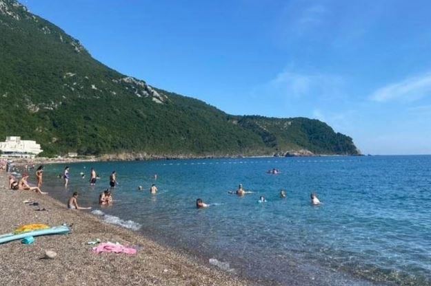 AKO STE U HRVATSKOJ NE KUPAJTE SE NA OVOJ PLAŽI More puno fekalija, pronađena opasna bakterija