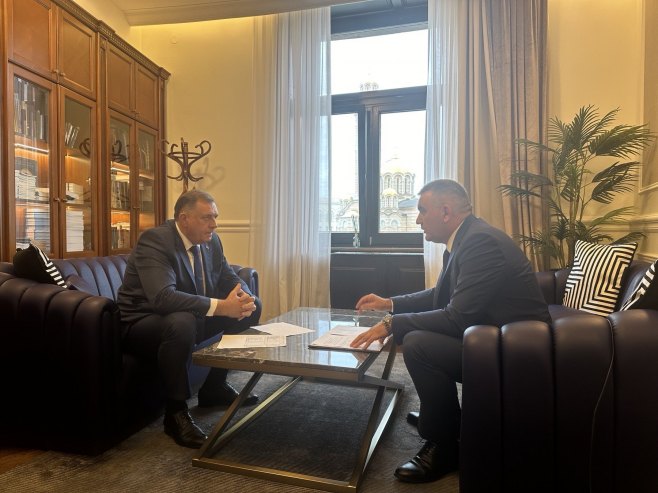 (FOTO/VIDEO) DODIK SA MINIĆEM O ŠTETI NASTALOJ NAKON NEVREMENA: Potrebno je sagledati stanje i napraviti poseban plan podrške i pomoći ljudima