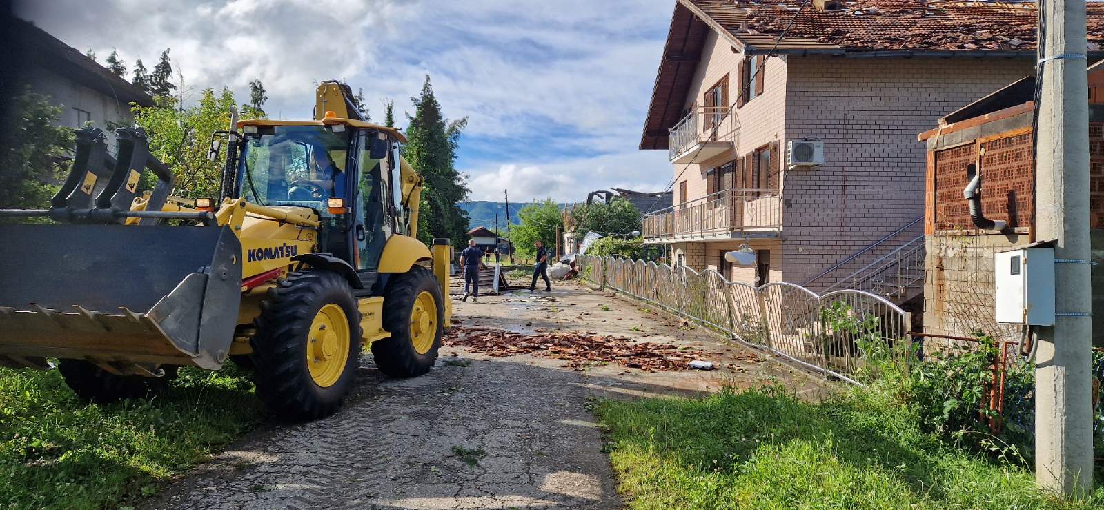 BANJALUKA SABIRA ŠTETE Voda ušla u kuće, vjetar raskrio krovove