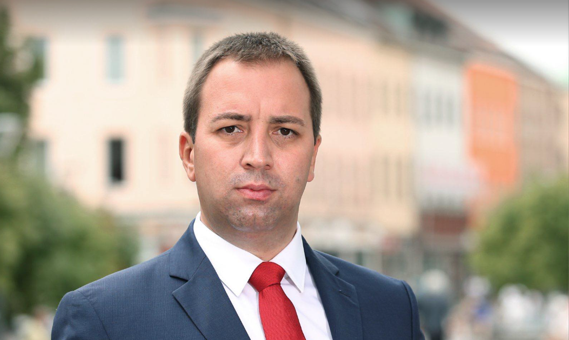 "POPULISTIČKO IGRANJE SA SUDBINOM" Selak: SPS protiv zloupotrebe djece!