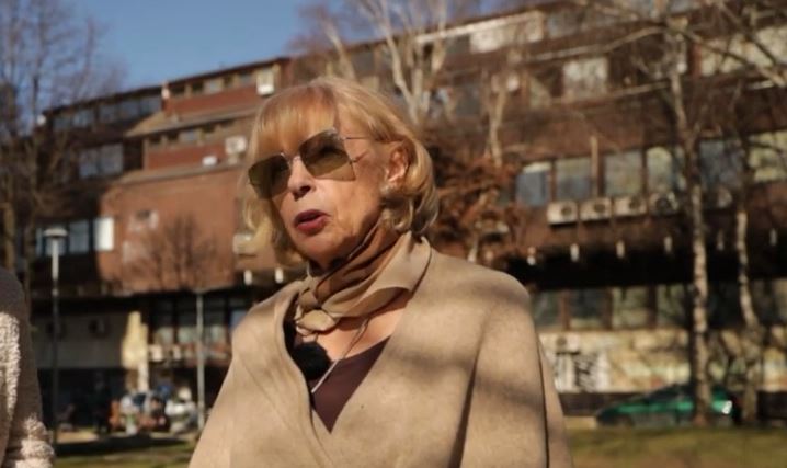 HITNO PREVEZENA U BOLNICU Poznata glumica pala sa pozornice tokom predstave