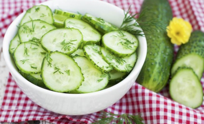 OVA SALATA JE ODUŠEVILA SVIJET Svi se kunu u recept, a prodaja krastavaca se udvostručila