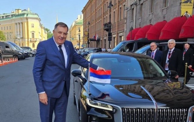 (FOTO) DODIK STIGAO U SANKT PETERBURG Predsjednik Srpske sa rukovodstvom kompanije "Ruske željeznice"