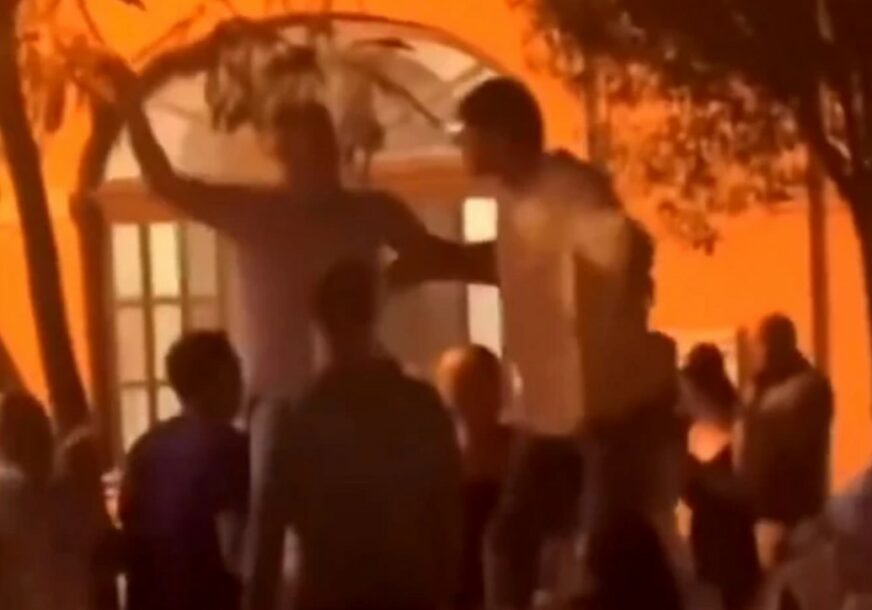 (VIDEO) SPEKTAKL U SOMBORU Jokić i Bobi napravili šou na nastupu legendarne pjevačice
