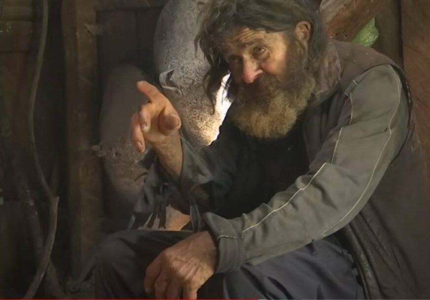 "LJUDI SU ME PREVARILI ZA 150.000 EVRA, ALI I DALJE VJERUJEM U POŠTENJE" Gorštak Nikola godinama živi na planini kod Ostroga bez struje i telefona