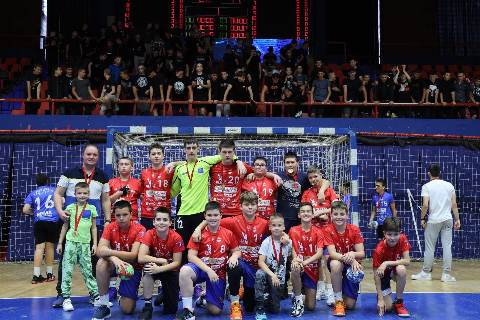 (FOTO) ZAVRŠENA RUKOMETNA LIGA BANJALUKE ZA OSNOVCE Georgi Stojkov Rakovski opet najbolji