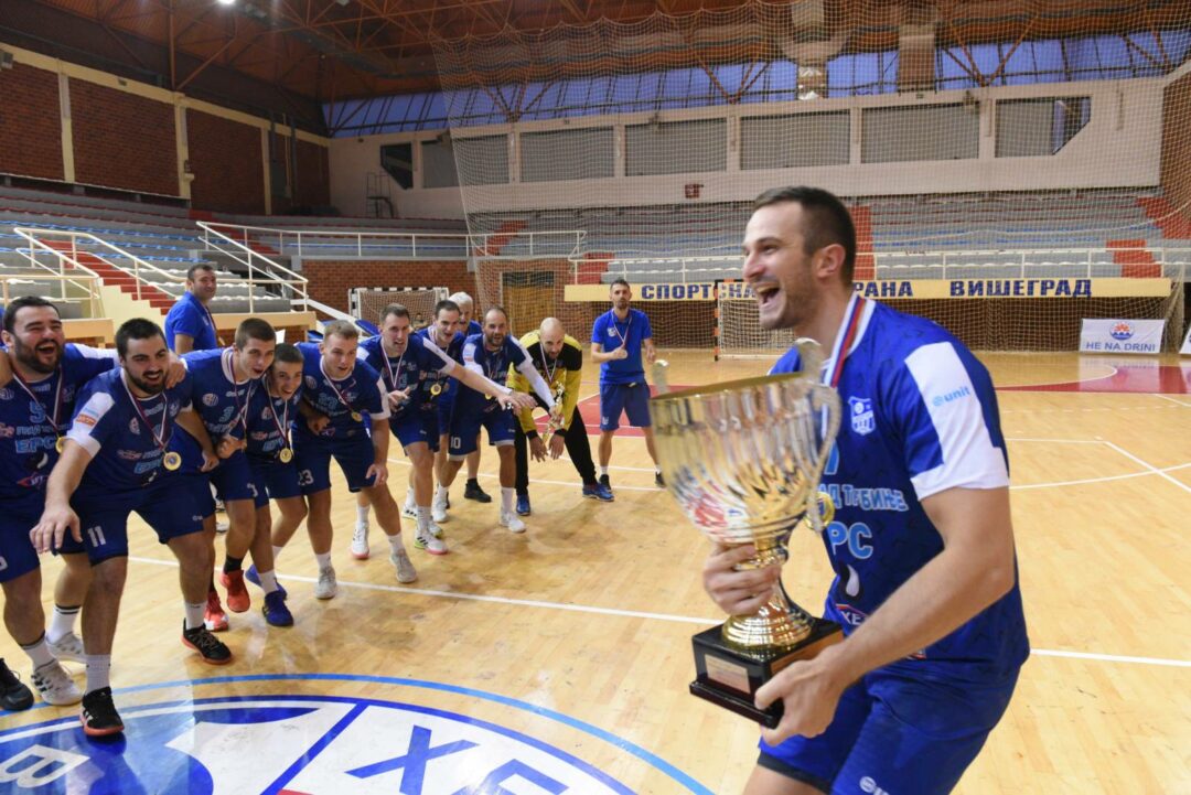 DANAS POČINJE FINALNI TURNIR KUPA REPUBLIKE SRPSKE ZA RUKOMETAŠE Leotar u Gradišci brani trofej