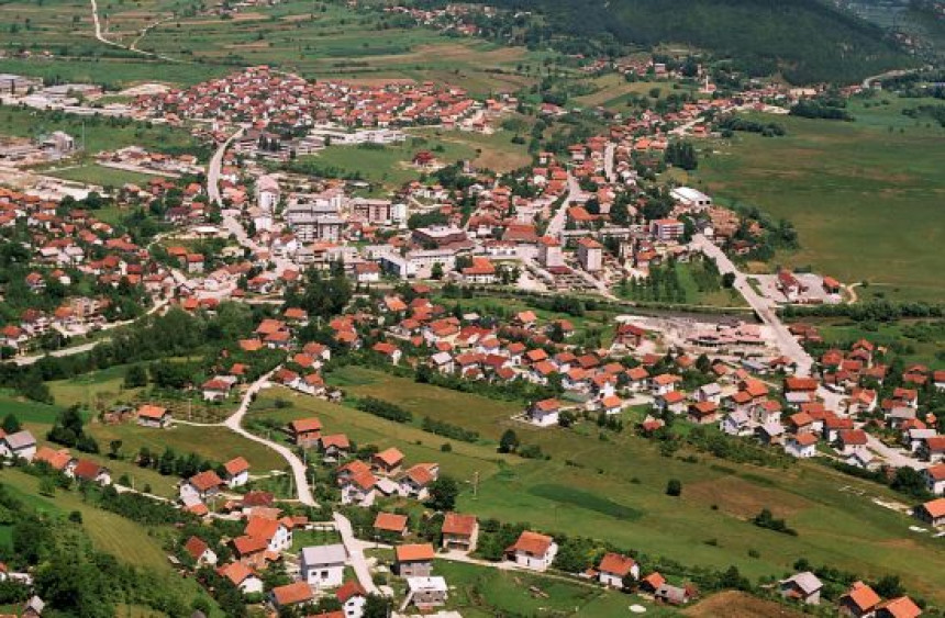 KRVAVI PIR U ŠIPOVU U autu ubijena žena
