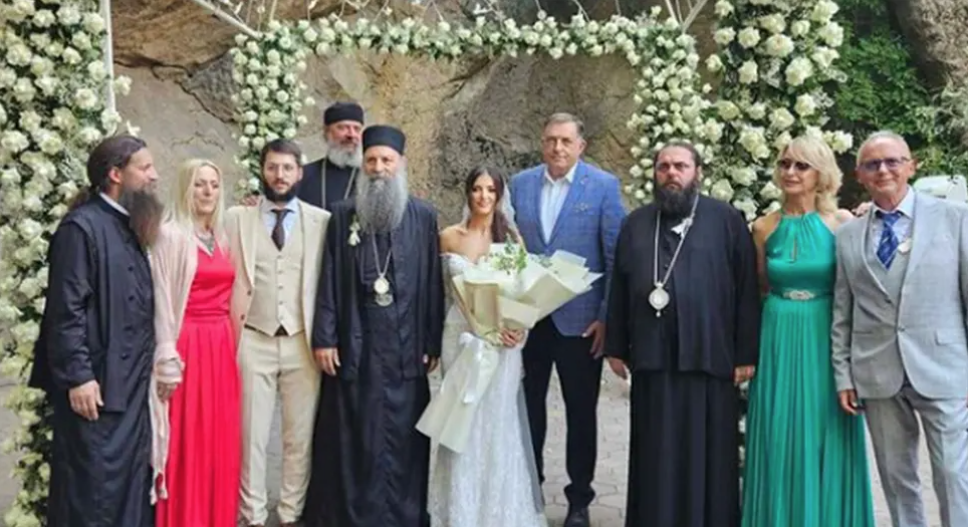 "ŽELIM IM DUG ZAJEDNIČKI ŽIVOT U SREĆI, ZDRAVLJU I BLAGOSTANJU" Dodik i patrijarh na vjenčanju Katarine i Vasilija Perića