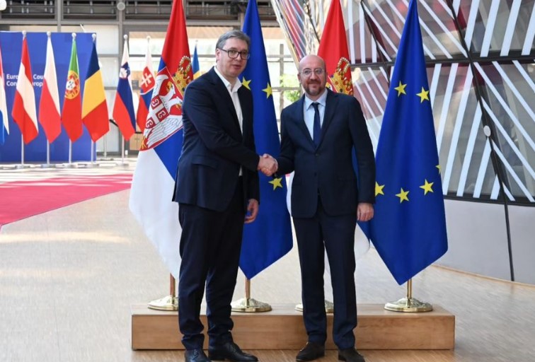 PREDSJEDNIK SRBIJE U BRISELU Vučić se sastao sa Varheljijem i Mišelom
