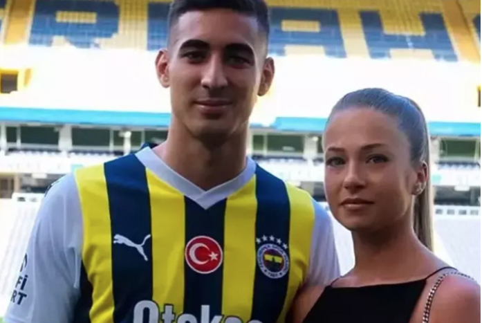(FOTO) UŽIVAJU U LJUBAVI Turčin koji je postigao golčinu na EURU, u vezi sa prelijepom Anđelom iz BiH