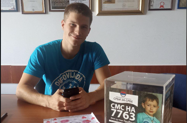 (FOTO) OD VLADANA UČIMO DA BUDEMO LJUDI Mladić iz Beograda je primjer dobrotvora: Prodaje trešnje i svu zaradu daje u humanitarne svrhe