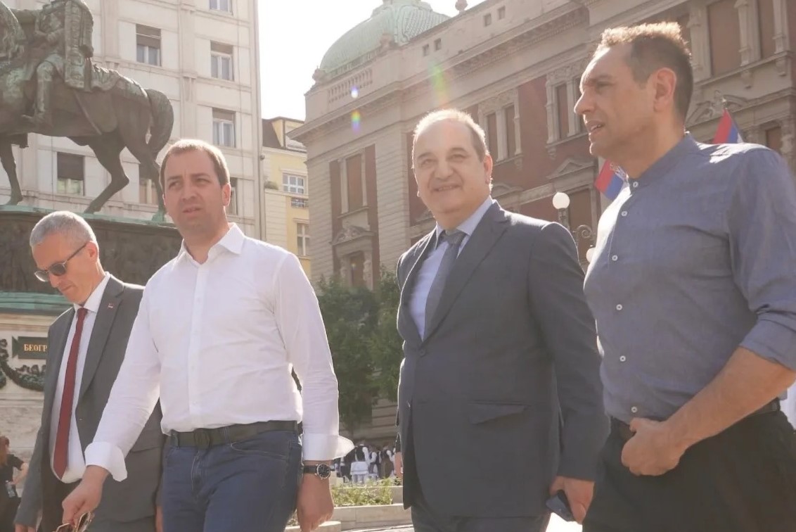 (FOTO) "BEOGRAD DANAS SIJA SRPSKOM SLOGOM I NAŠIM TROBOJKAMA" Selak: Potvrđeno jedinstvo našeg naroda ma gdje živio
