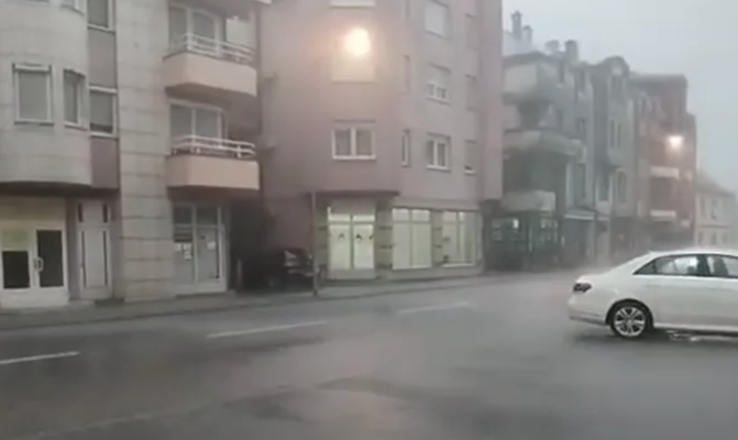 (VIDEO) ULICE POD VODOM Jako nevrijeme u Prijedoru
