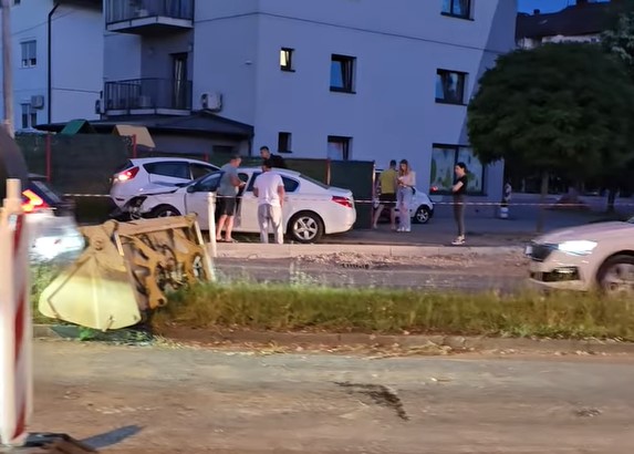 SAOBRAĆAJKA U BANJALUCI Na raskrsnici na Zapadnom tranzitu došlo do sudara dva vozila