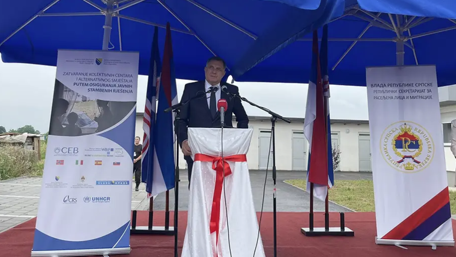 PREDSJEDNIK REPUBLIKE SRPSKE U BIJELJINI Dodik uručio ključeve 12 stanova za izbjegla i raseljena lica