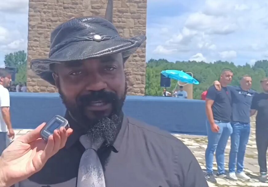 (VIDEO) ZBOG NIKOLE TESLE PREŠAO U PRAVOSLAVLJE Amerikanac na Gazimestanu za Vidovdan, evo šta kaže o Srbima