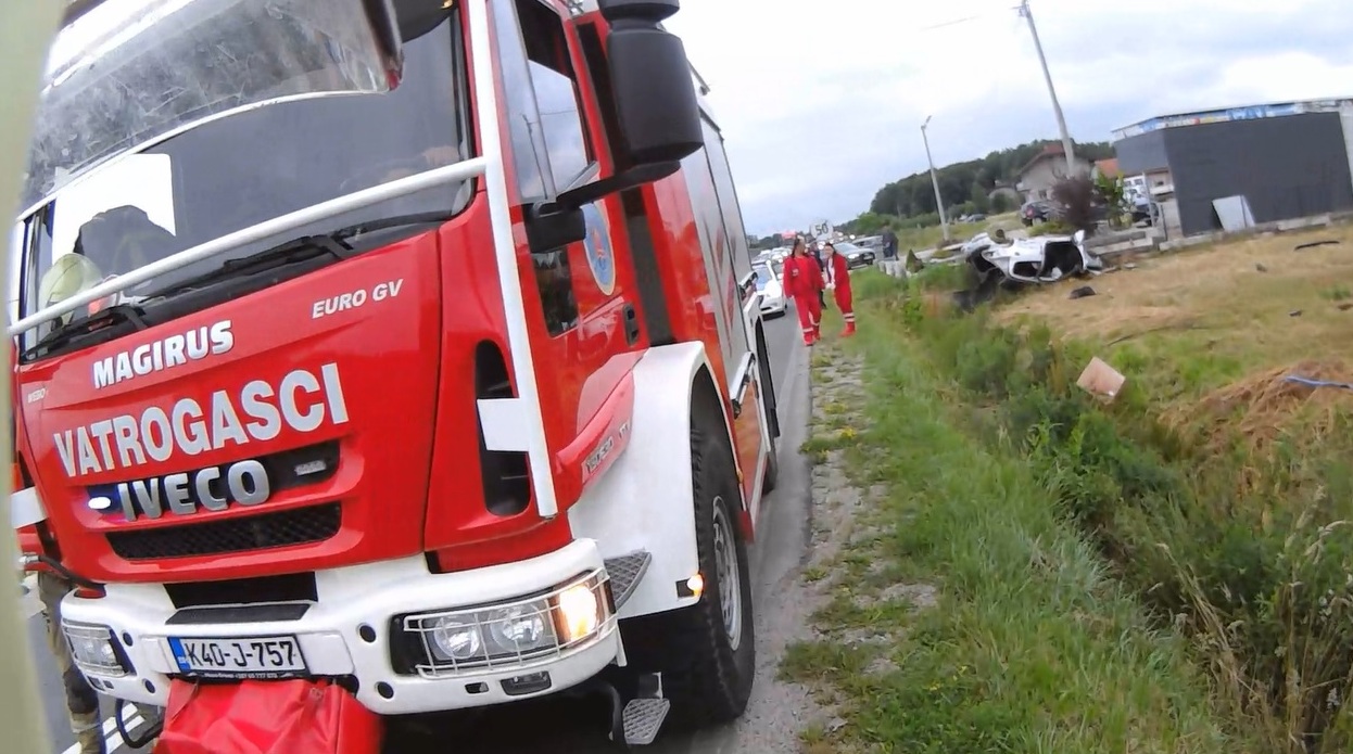 TRAGEDIJA KOD PRIJEDORA U stravičnoj saobraćajnoj nesreći poginula jedna osoba