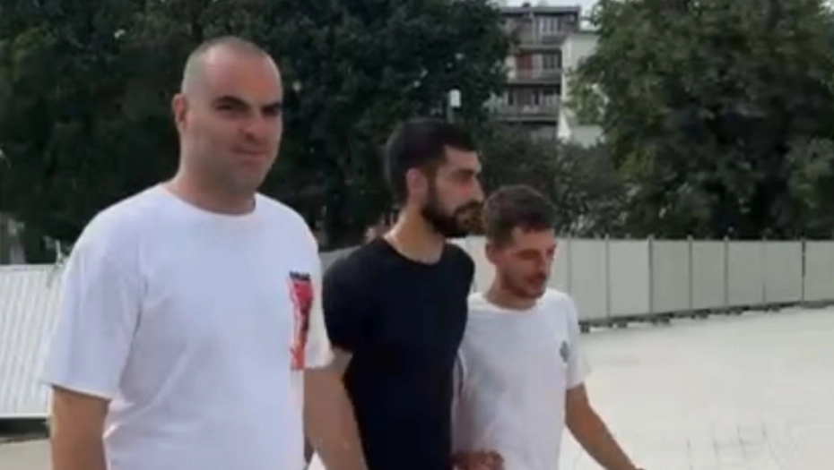 (VIDEO) VLADA MATOVIĆ SE POSVETIO BOGU Pjevač u neprepoznatljivom izdanju, evo šta radi nakon raspada "Elitnih odreda"
