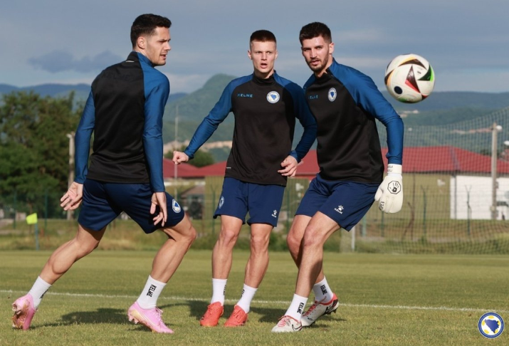 VEČERAS SLUŽBENI TRENING "Zmajevi" otputovali u Njukasl na meč sa Englezima