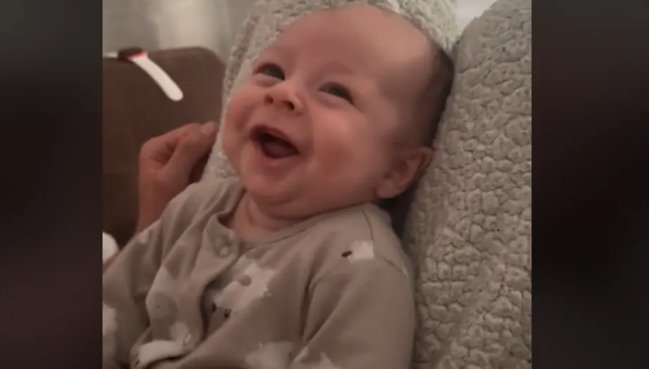 (VIDEO) OVO ĆE VAM POPRAVITI DAN Snimak smijeha bebe od dva mjeseca zaludio svijet