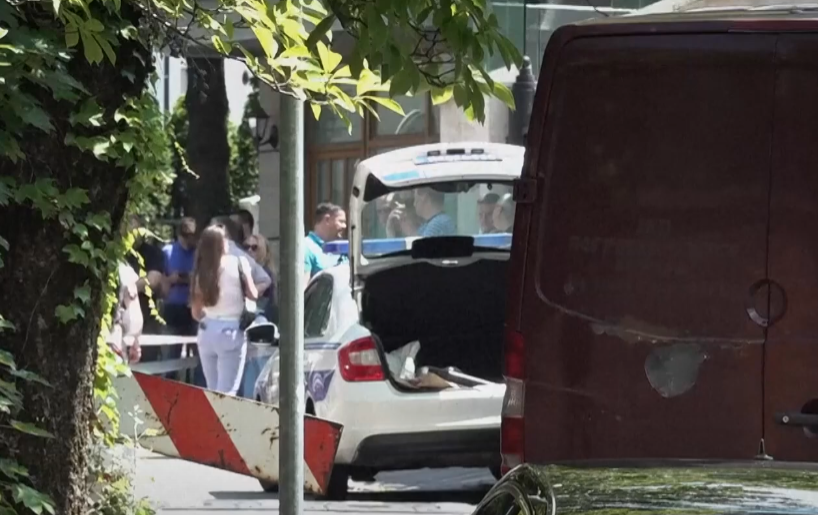 NAPADAČ NIJE BIO SAM U toku akcija privođenja saradnika teroriste koji je upucao žandarma