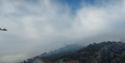 (VIDEO) IZGORJELA VELIKA POVRŠINA Smiruje se požar na Hvaru, nema otvorenog plamena
