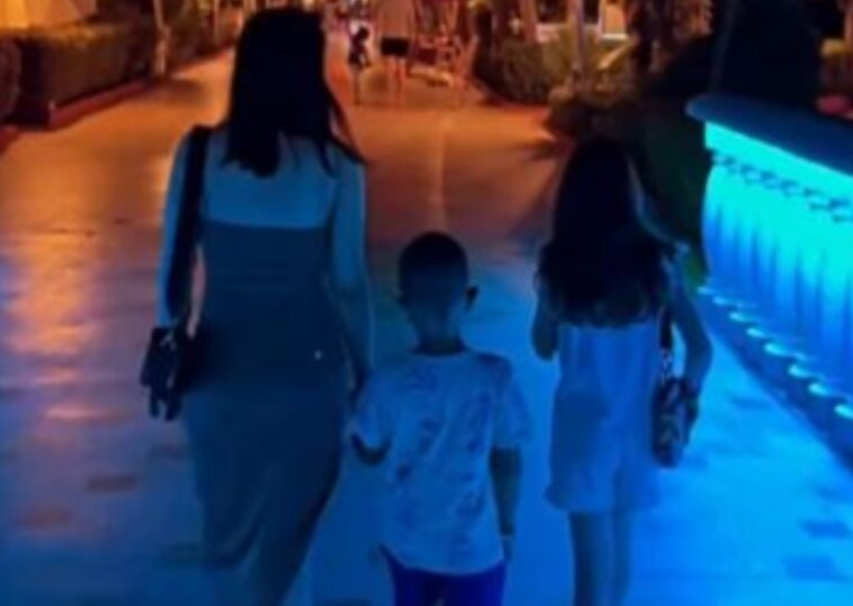 (FOTO) OTIŠAO SA DJECOM IZ SRBIJE Trudna Kaća i Darko Lazić ne odvajaju se od malog Alekseja i Lorene