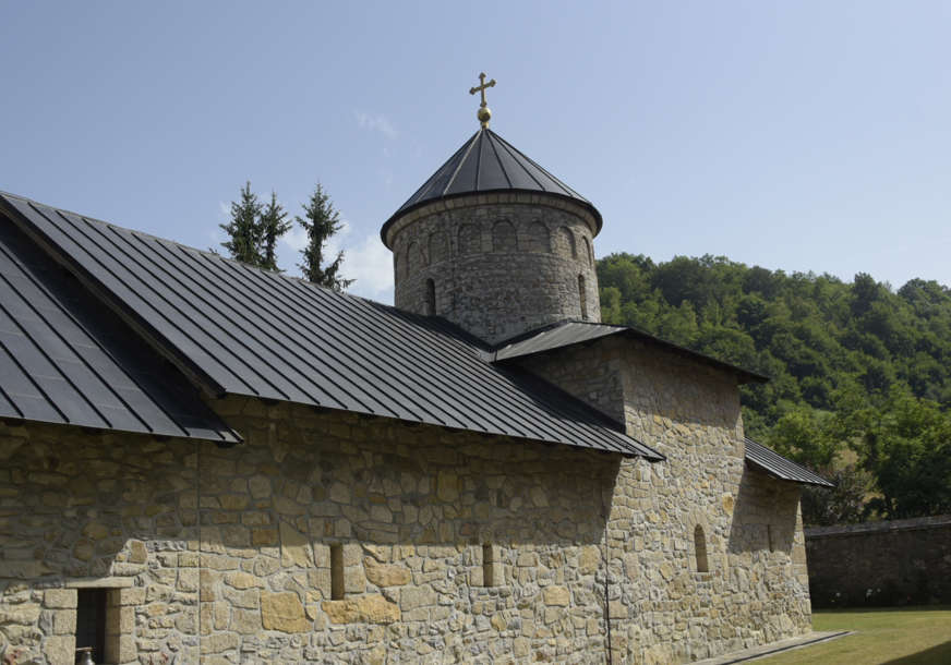 BOGAT KULTURNO-UMJETNIČKI PROGRAM Grad obezbijedio besplatan prevoz do manastira Gomionica povodom Vidovdana