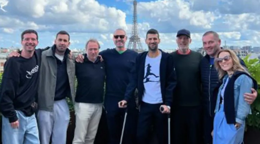 (FOTO) MORAO SAM DA DONESEM TEŠKE ODLUKE Đokovićevo prvo pojavljivanje i oglašavanje u javnosti nakon operacije
