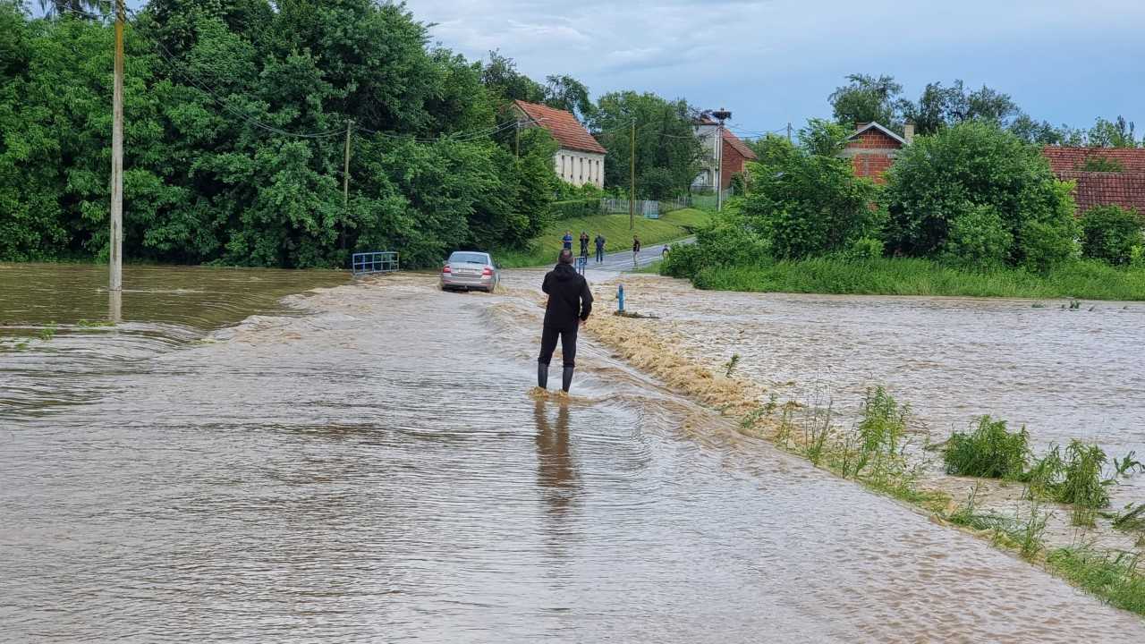 POPLAVE NAPRAVILE HAOS Hiljadu ljudi evakuisano na sjeveru Italije