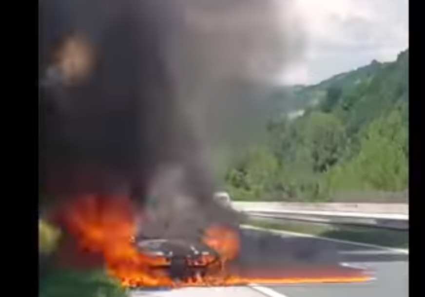 (VIDEO) POŽAR NA AUTO-PUTU Vatra progutala "alfu"