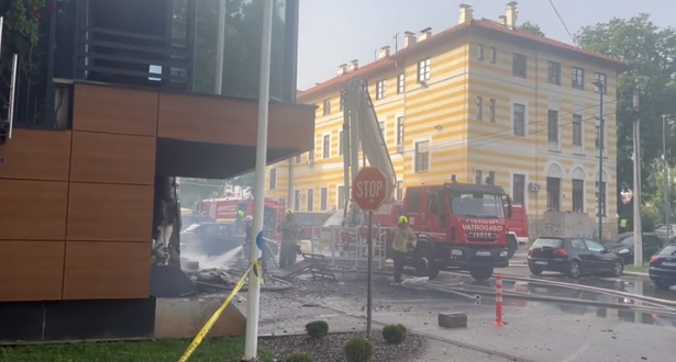 UGAŠEN POŽAR NA ILIDŽI Na stambenoj zgradi načinjena velika materijalna šteta