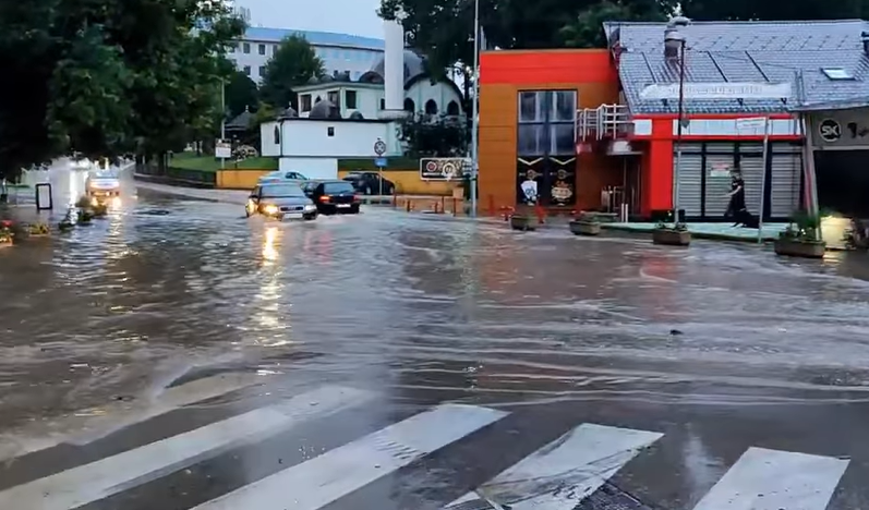 (VIDEO) PRIZOR KOJI OSTAVLJA U ŠOKU Ovako izgleda Prnjavor nakon nevremena