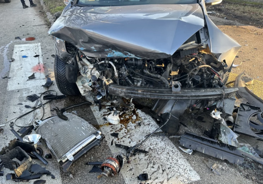 (VIDEO) STRAVIČAN PRIZOR NA AUTO-PUTU Povrijeđene tri osobe u teškim saobraćajnim nesrećama