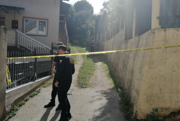 TRAUMATIČNI NOVI DETALJI UŽASA U SARAJEVU Emira pokušavala da se spase, Almir je vukao za kosu nazad u kuću