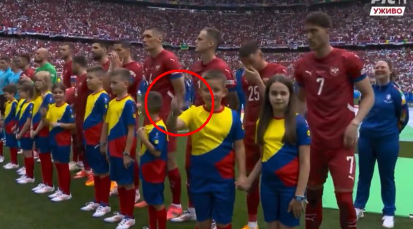 (VIDEO) DJEČAK JEDNIM  POTEZOM OSVOJIO SRBE! Pogledajte šta je uradio mališan u Minhenu nakon intoniranja himne "Bože pravde"