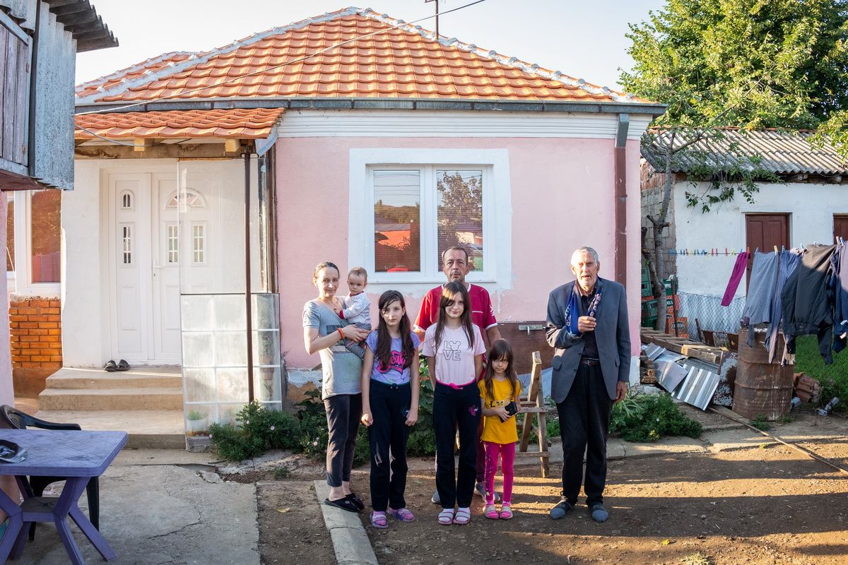 (FOTO) ZA POMOĆ NAJUGROŽENIJIM PORODICAMA NA KiM: Tattoo umjetnici u humanitarnoj akciji