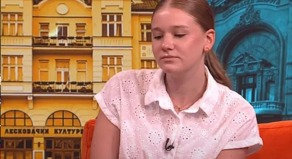 "NASTAVNICI SU REKLI DA NE MOGU DA MI POMOGNU" Hrabra Lana (15) postala žrtva osvetničke pornografije, pa odlučila da uzvrati udarac