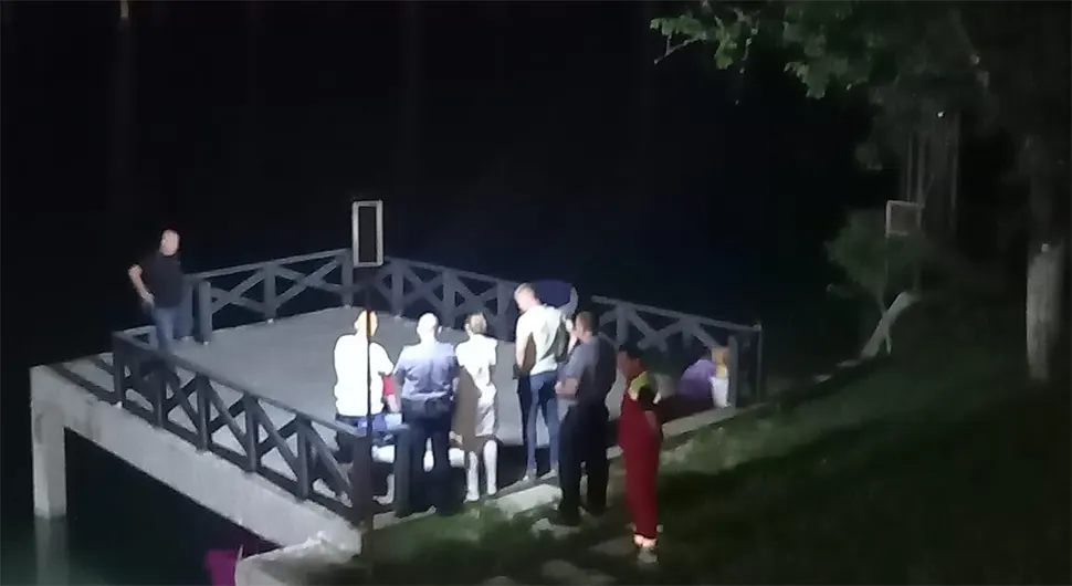 DETALJI TRAGEDIJE U BiH Utvrđen identitet maloljetnika (16) koji se utopio u Jablaničkom jezeru