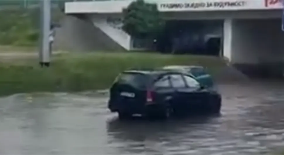 (VIDEO) HAOS U SRBIJI Ulice poplavljene usljed nevremena