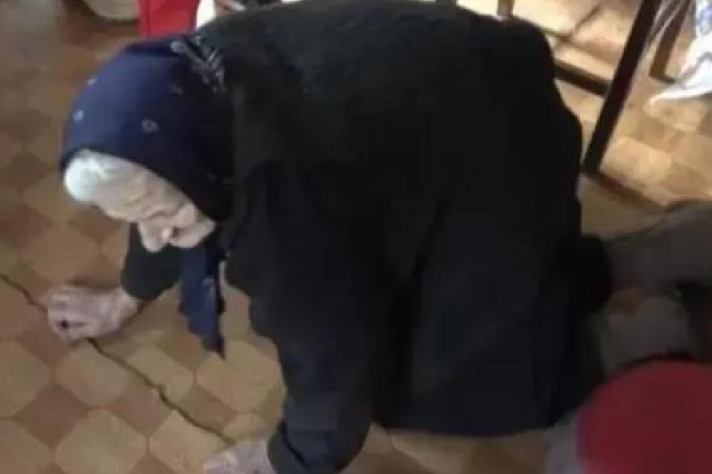 (VIDEO) BAKA STANIMIRKA ŽIVI U TEŠKIM MUKAMA Starica ne može da hoda već puzi, njena priča slama i najtvrđa srca