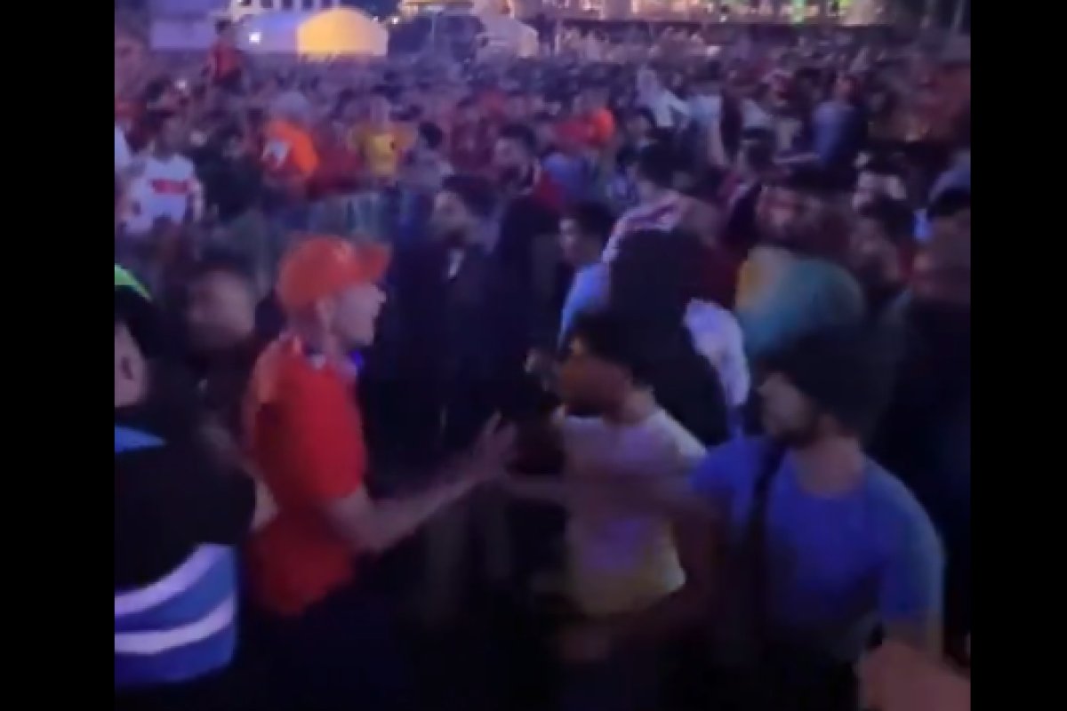 (VIDEO) HAOS NA ULICAMA Izbila masovna tuča navijača