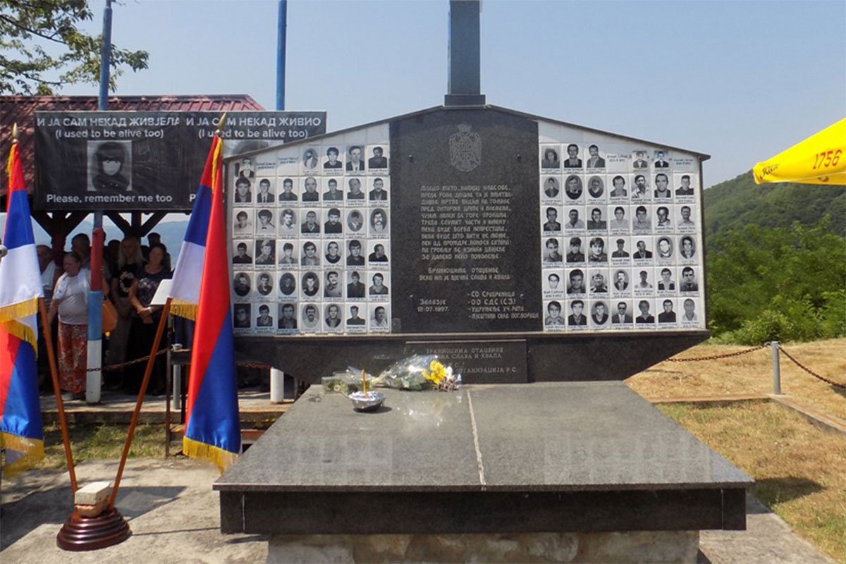 STRADALO 69 SRPSKIH CIVILA I VOJNIKA 32 godine od krvavog Petrovdana u Zalazju