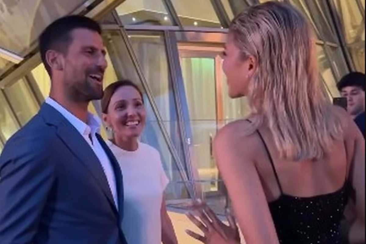 (VIDEO) NIJE KRILA ODUŠEVLJENJE Zendaja usred Pariza prišla Đokoviću