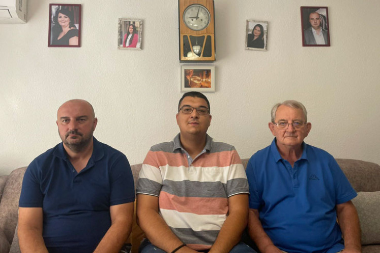 HUMANOST KOJA NE POZNAJE GRANICE Tri generacije prodice Latinčić njeguju nesvakidašnju tradiciju: Dobrovoljno darivanje krvi je jedan od najhumanijih postupaka