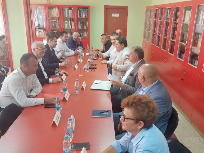 (FOTO) DODIK U SREBRENICI Dogovori oko podrške Vučiću