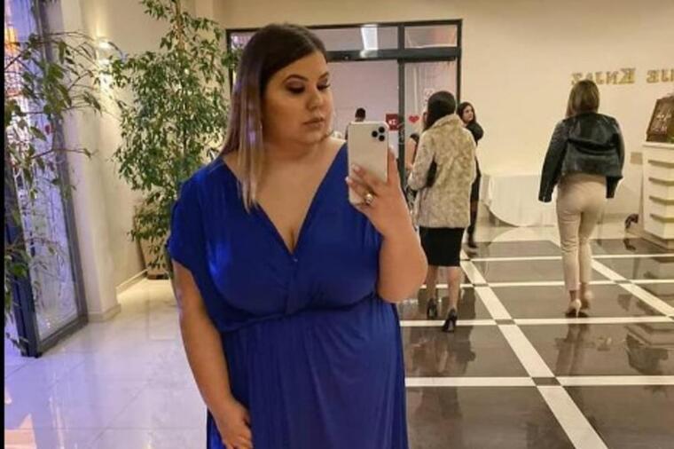 PJEVAČICA IMALA 106 KILOGRAMA, PA SMRŠALA 88 Danas je prava bomba, a nekada izgledala potpuno drugačije